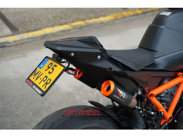 ktm - 1390-super-duke-r