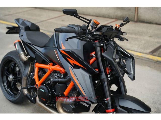ktm - 1390-super-duke-r