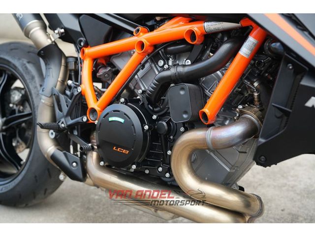 ktm - 1390-super-duke-r