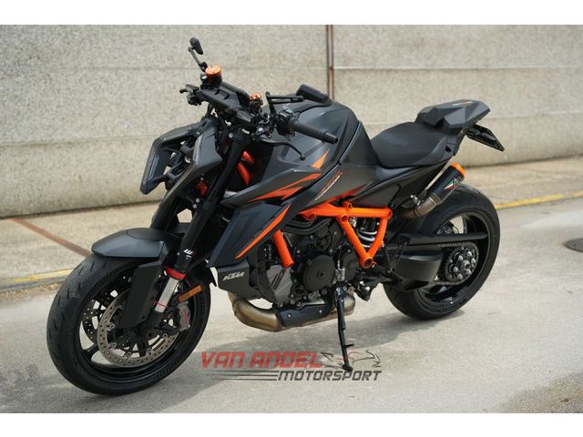 ktm - 1390-super-duke-r
