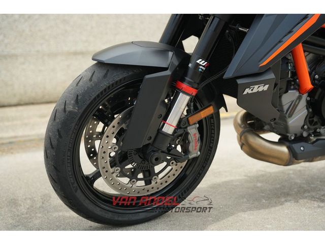 ktm - 1390-super-duke-r