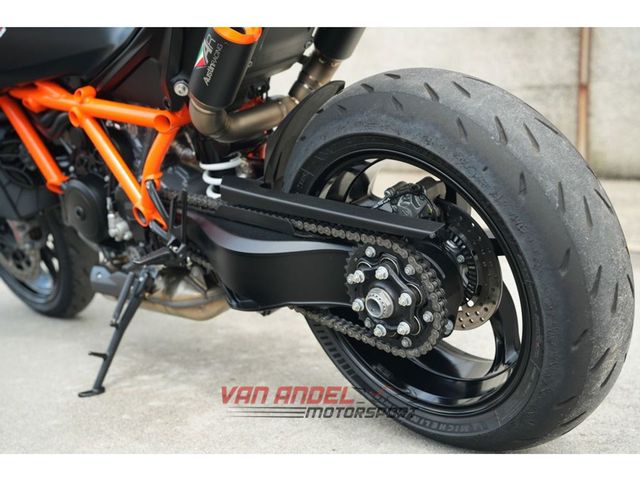 ktm - 1390-super-duke-r