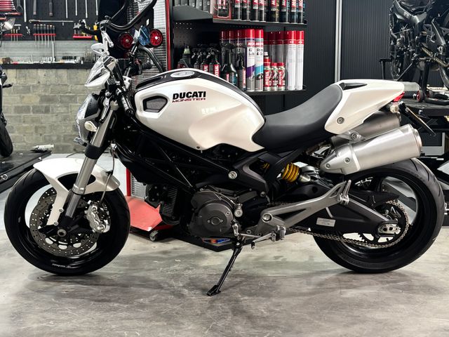 ducati - monster-696