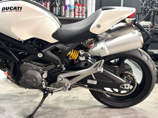 ducati - monster-696