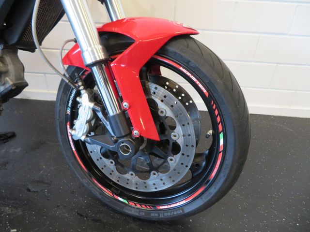 ducati - monster-696