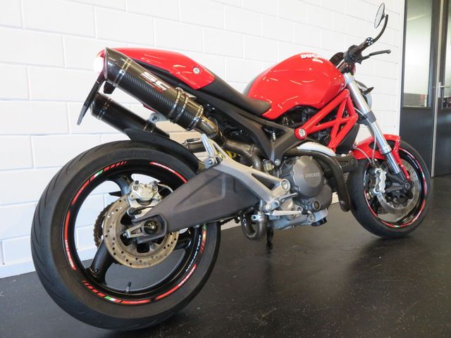 ducati - monster-696