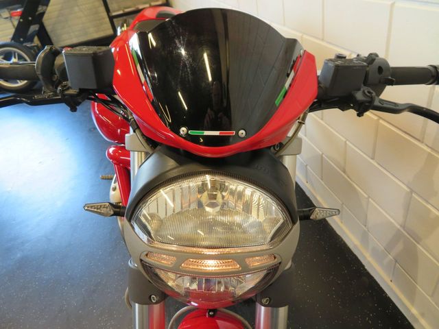 ducati - monster-696