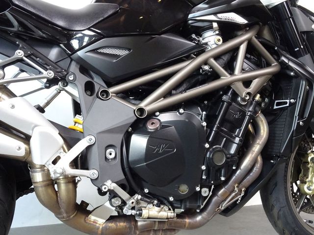mv-agusta - brutale-990-r