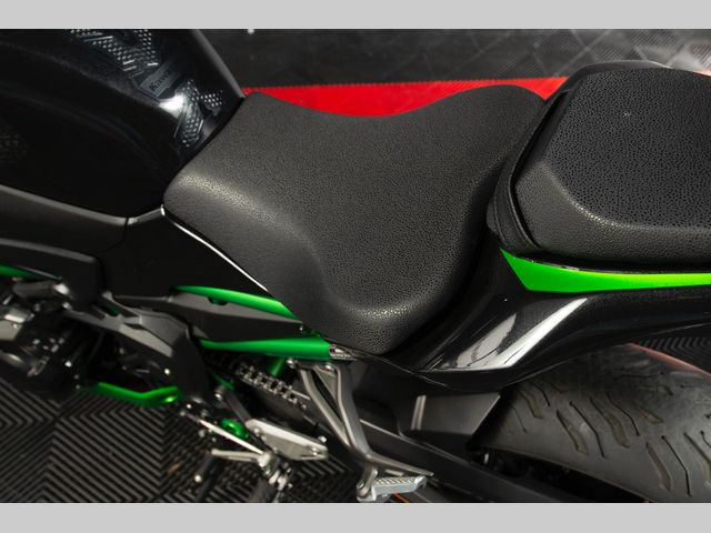kawasaki - z900-se