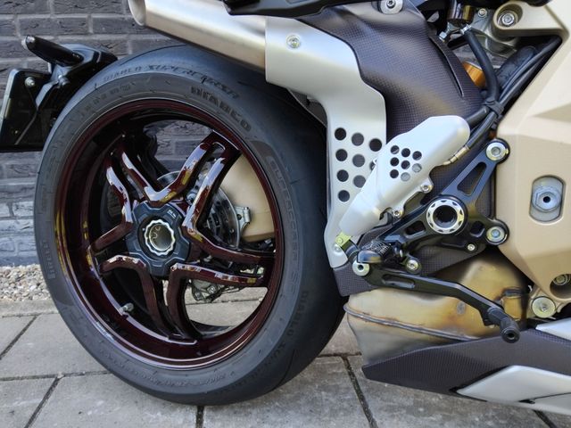 mv-agusta - brutale-1000-oro