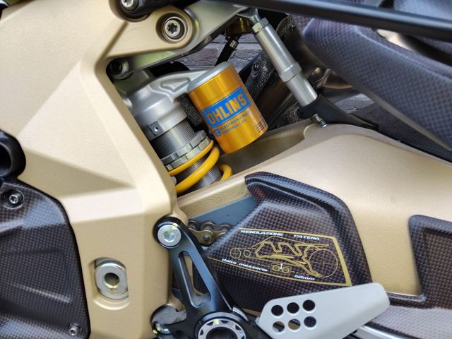 mv-agusta - brutale-1000-oro
