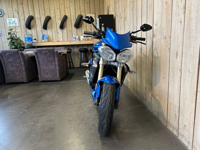 triumph - street-triple