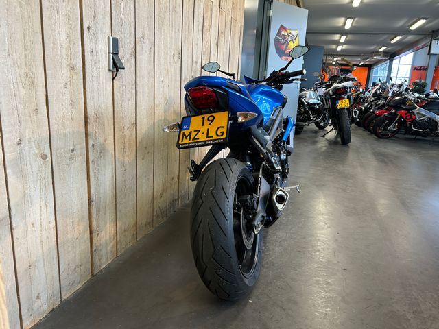 triumph - street-triple