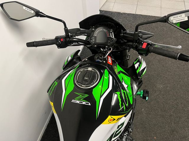 kawasaki - z900