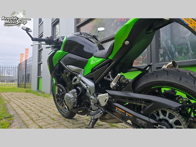 kawasaki - z900