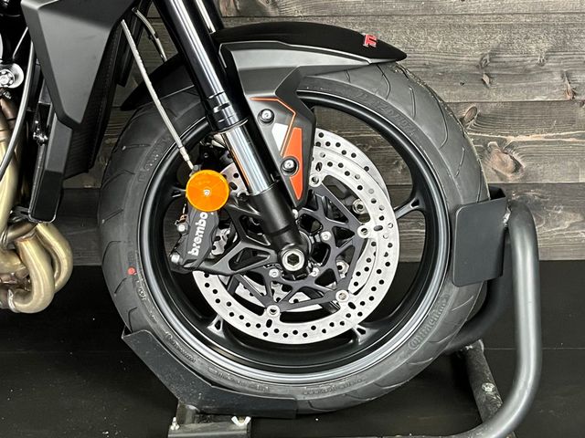 triumph - street-triple-r