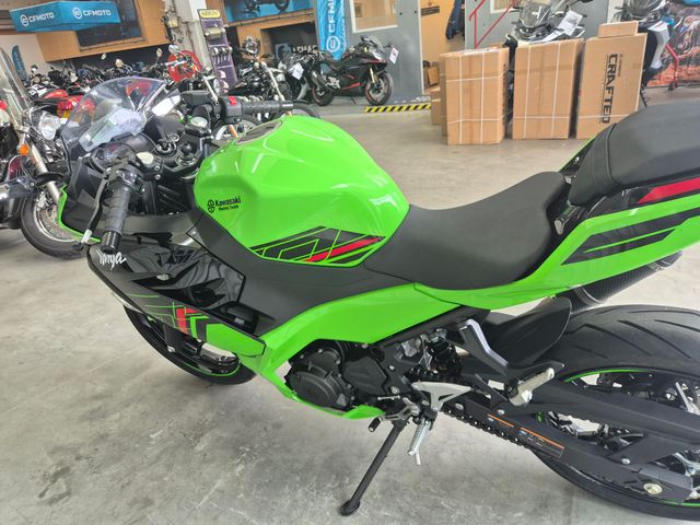 kawasaki - ninja-400