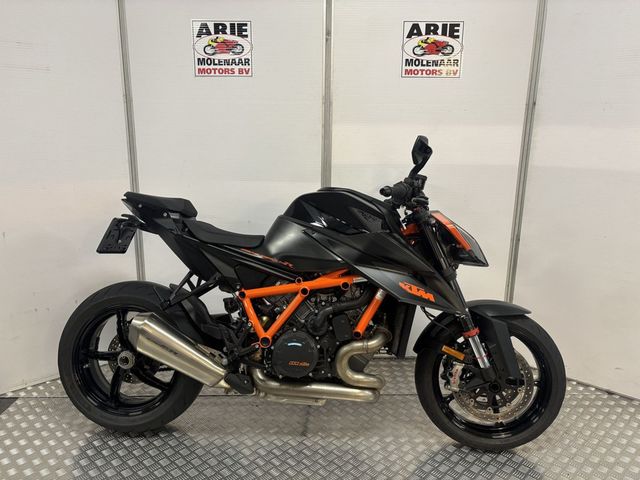 ktm - 1290-super-duke-r