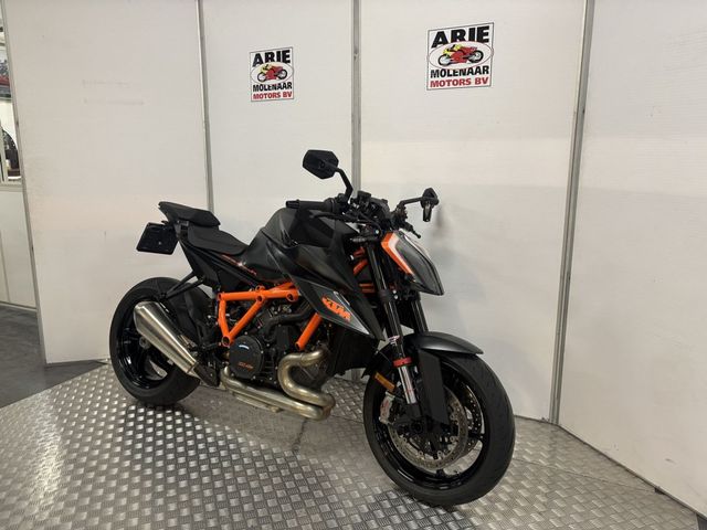 ktm - 1290-super-duke-r