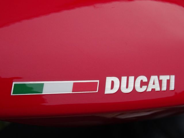 ducati - panigale-v4-s
