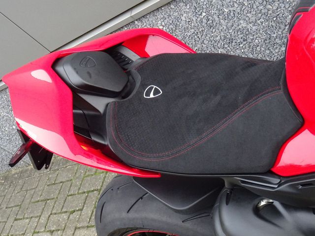 ducati - panigale-v4-s