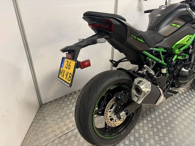 kawasaki - z900