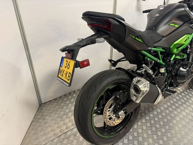 kawasaki - z900