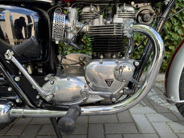 triumph - bonneville