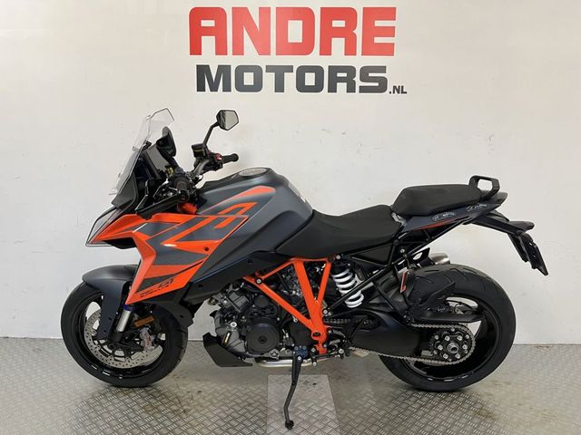 ktm - 1290-super-duke-gt