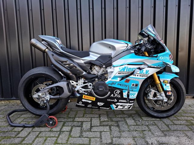 ducati - panigale-v4-s