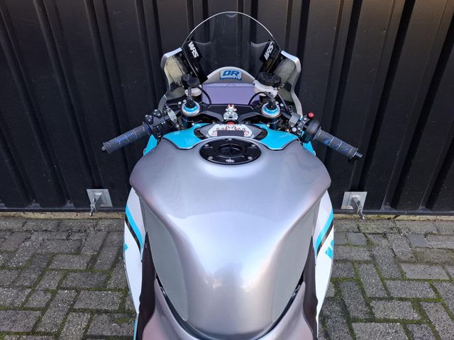 ducati - panigale-v4-s