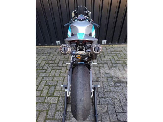 ducati - panigale-v4-s