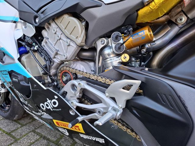 ducati - panigale-v4-s