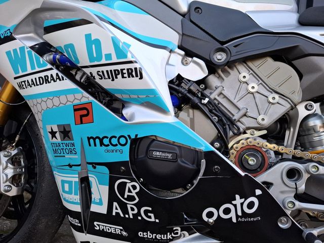 ducati - panigale-v4-s