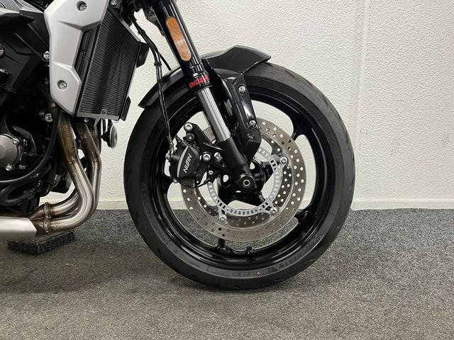 triumph - trident-660