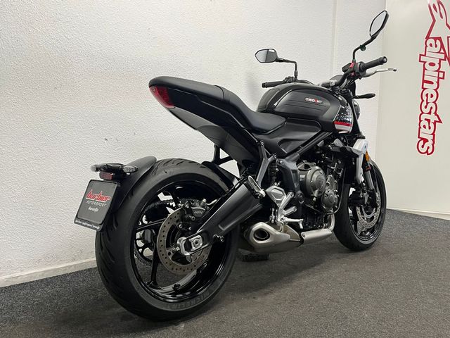 triumph - trident-660