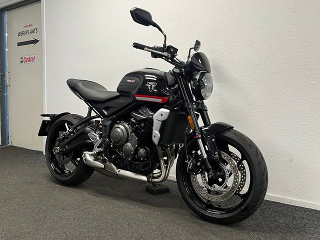 triumph - trident-660