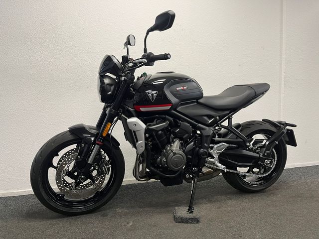triumph - trident-660