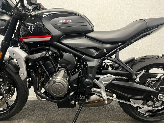 triumph - trident-660