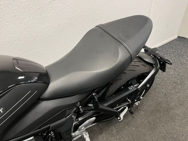 triumph - trident-660