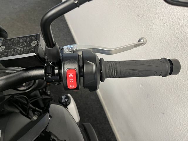 triumph - trident-660