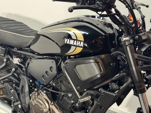 yamaha - xsr-700-abs