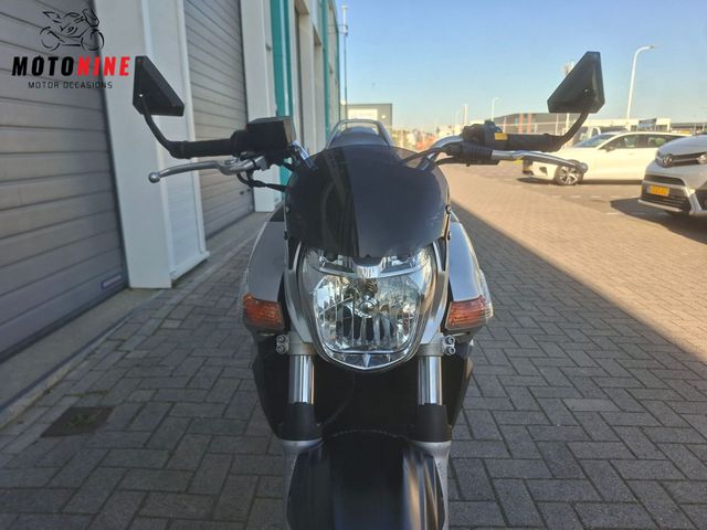 suzuki - gsr-600