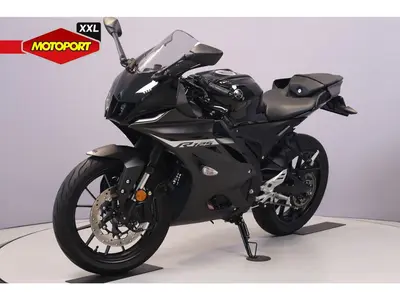 YAMAHA YZF R 125 – foto 4