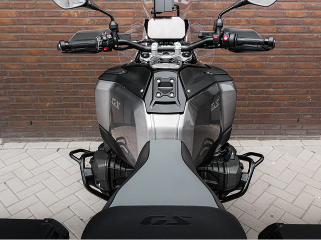 bmw - r-1300-gs-adventure-triple-black
