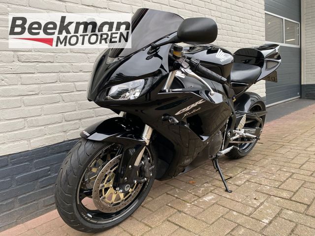 honda - cbr-1000-rr-fireblade