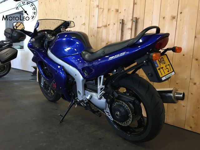 triumph - sprint-st-955
