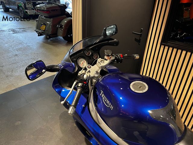 triumph - sprint-st-955