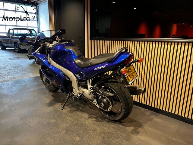triumph - sprint-st-955
