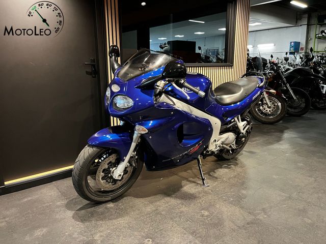triumph - sprint-st-955